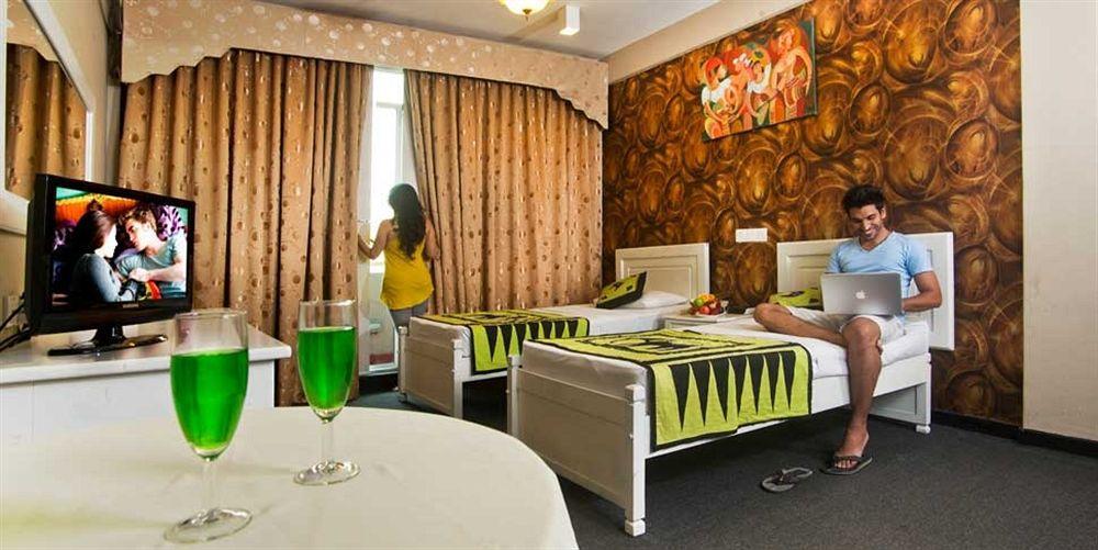 Omega Regency Colombo Hotel Buitenkant foto
