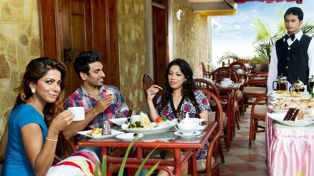 Omega Regency Colombo Hotel Buitenkant foto
